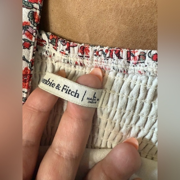 Abercrombie & Fitch Red Floral Crop Top W/ Adjustable Straps Size Large - Picture 6 of 10